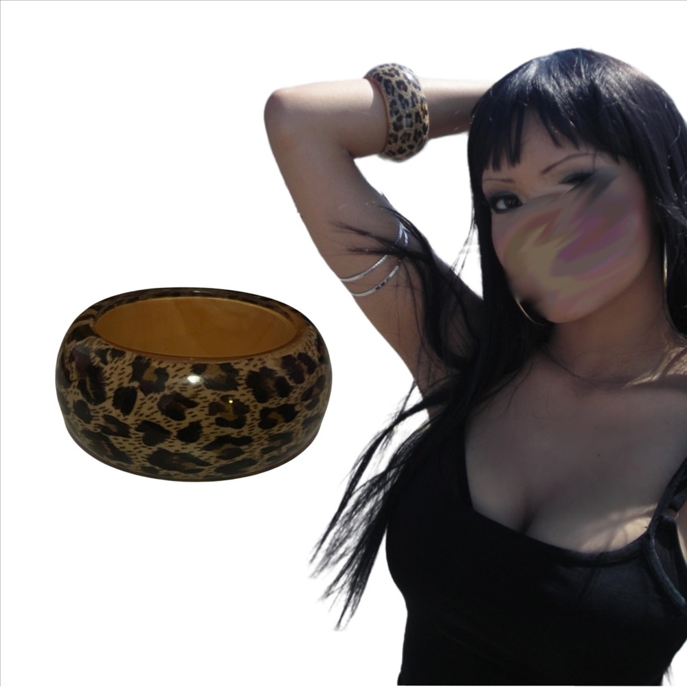 (SOLD) vintage leopard print thick statement bracelet